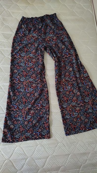 pantaloni largi,subțiri, L