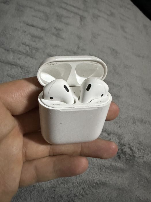 Продам оригинальные Airpods 2