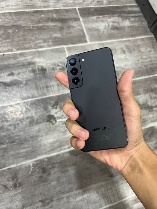 Samsung S22 8/256