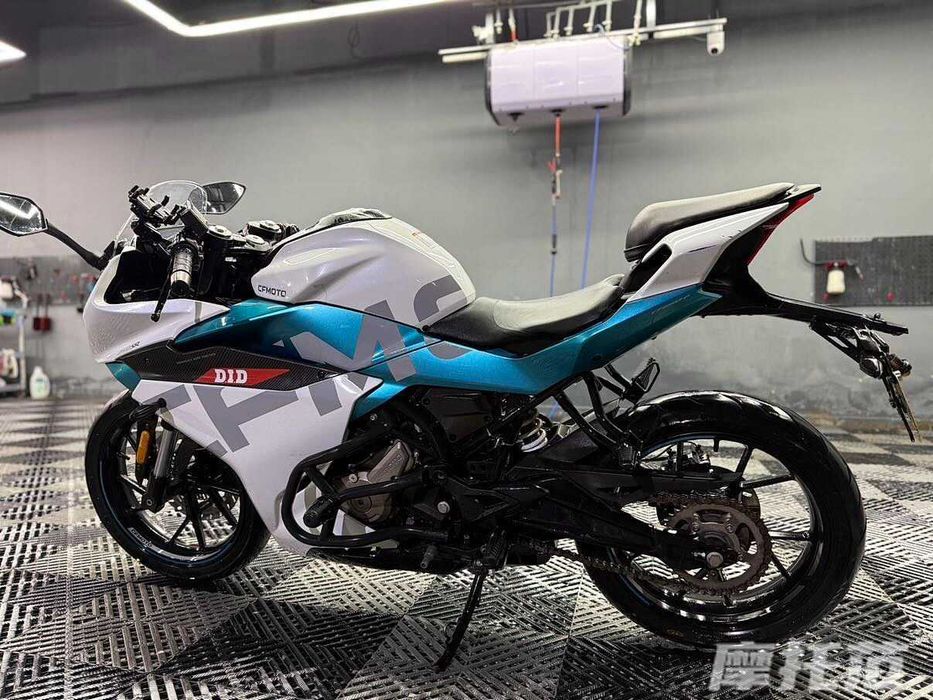 CFMoto 250SR 2021 • 10800 км • Яхши ҳолат