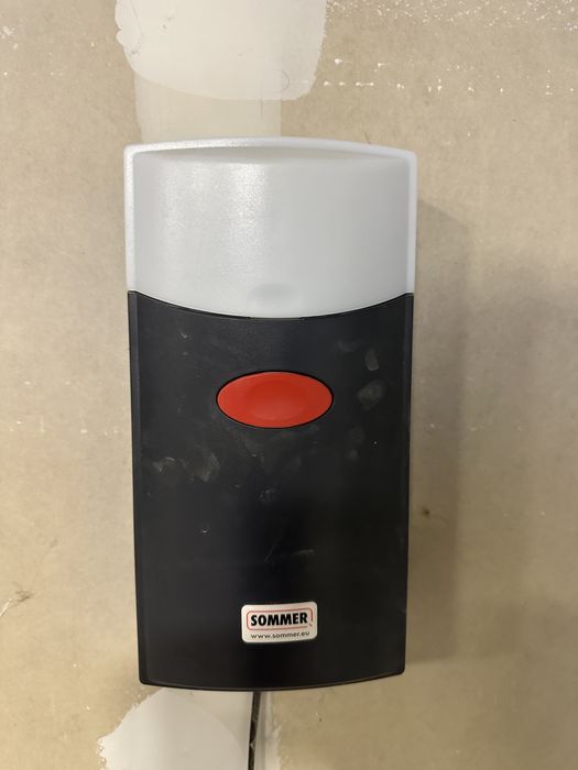 Poarta garaj automata cu telecomanda