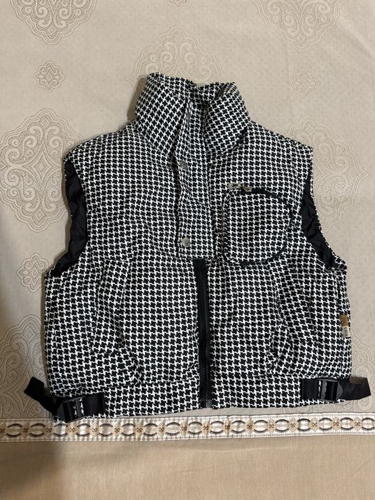 Продам безрукавки детские