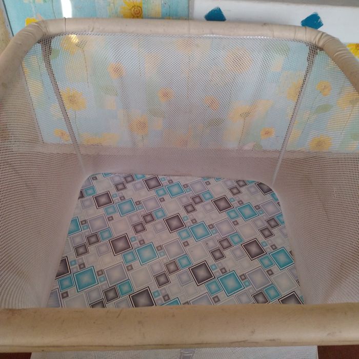 Продаётся детский манеж.