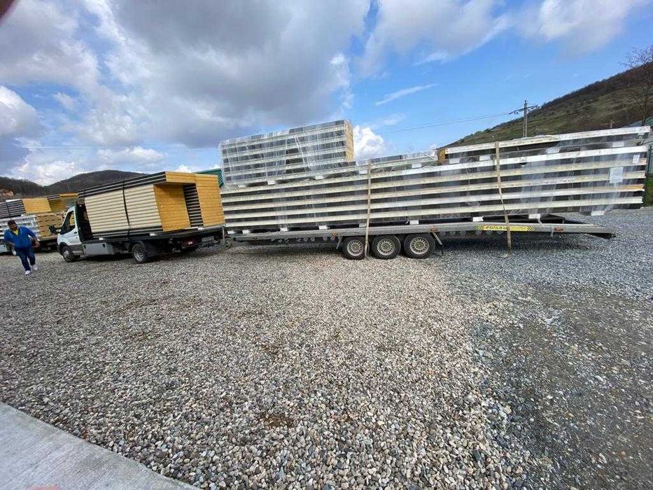 Stoc mare de Panouri Termoizolante tip Sandwich noi, calitatea I