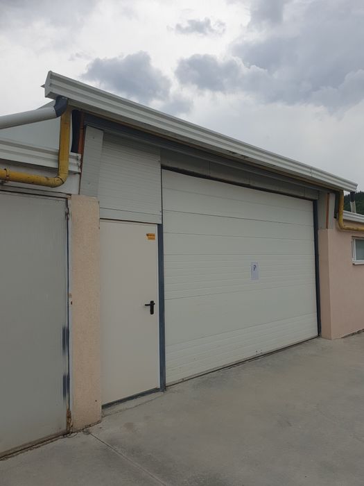 Inchiriez Hala 216mp