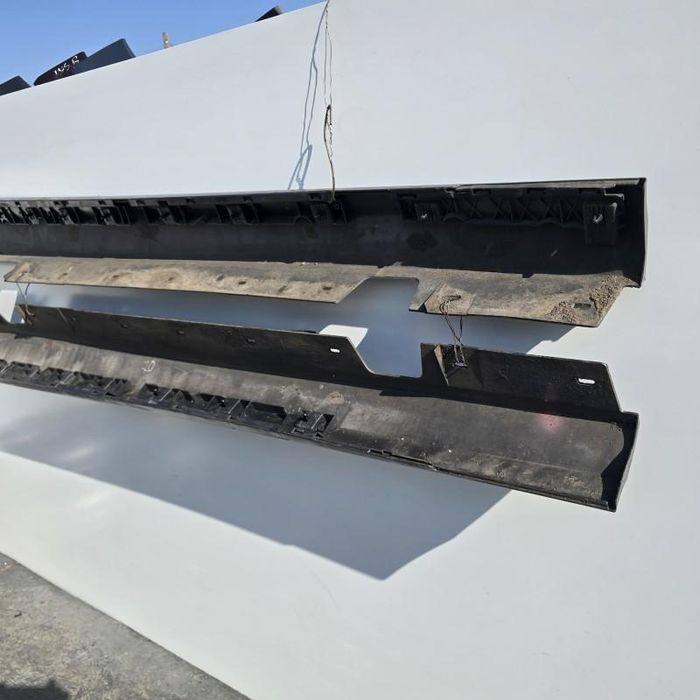 Set praguri plastic OEM BMW Seria 3 E91