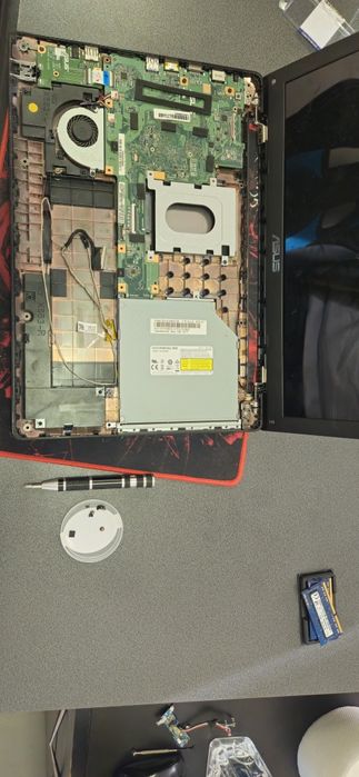 laptop asus x553m ,pentru piese