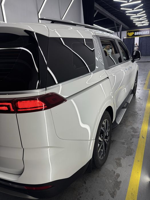 Kia carnival sotiladi