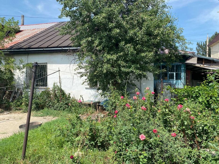 Продам кирпичный дом в самом центре