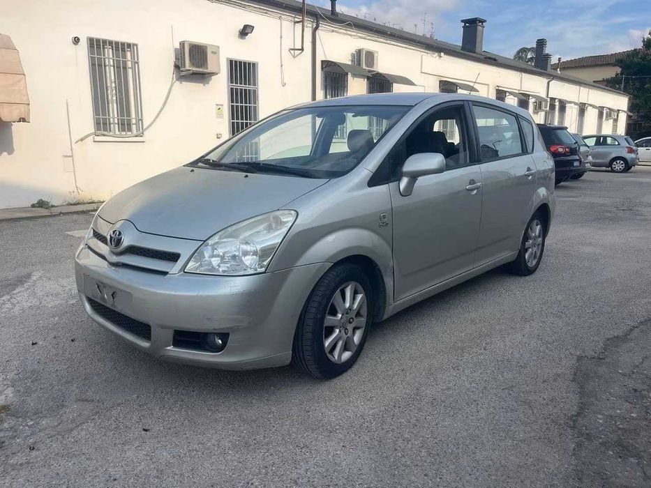 Toyota Corolla Verso 2.0d4d На Части !!!