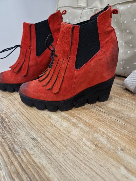 Елегантни дамски боти на платформа Daris