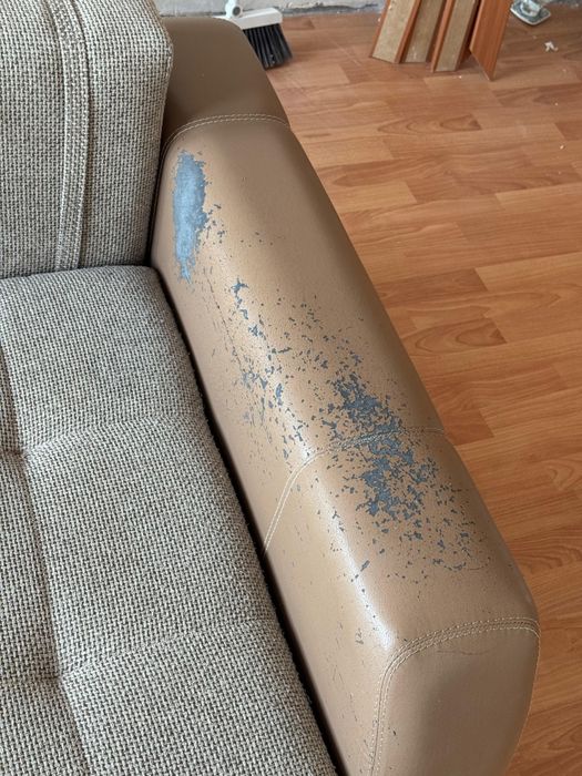 Продам диван в гостиную