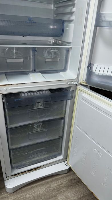 Холодильник в хорошем состоянии