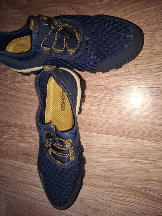 Обувь новая недорого.