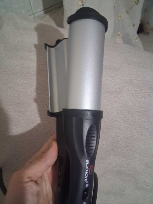 Маша за коса за едри къдрици