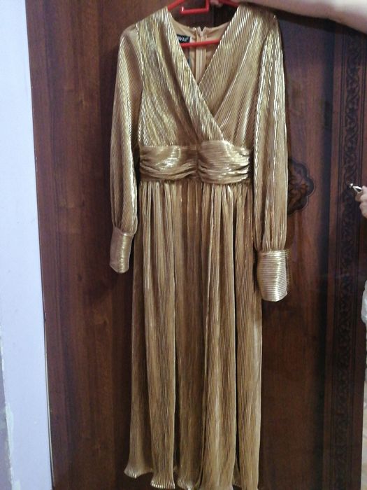 Продам платье нарядное