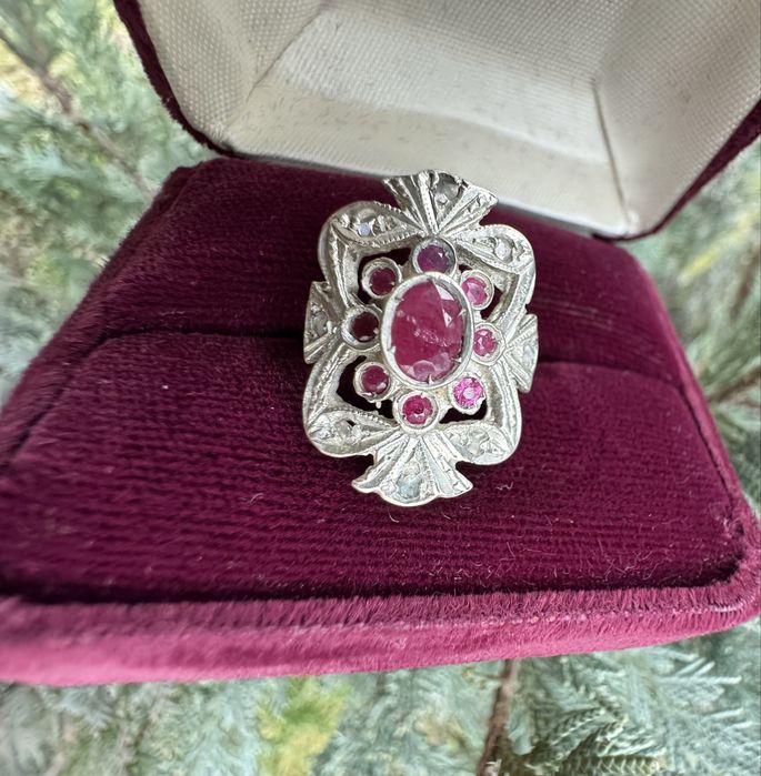 Inel din aur, argint, rubine si cubic zirconia