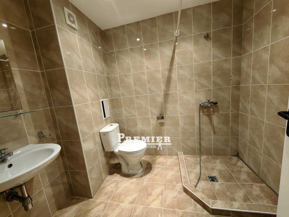 Продава се Тристаен апартамент в Бургас, Акациите - 84 кв.м за 941 €/кв.м - Снимка #1