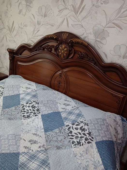 Срочно продам спальный гарнитур