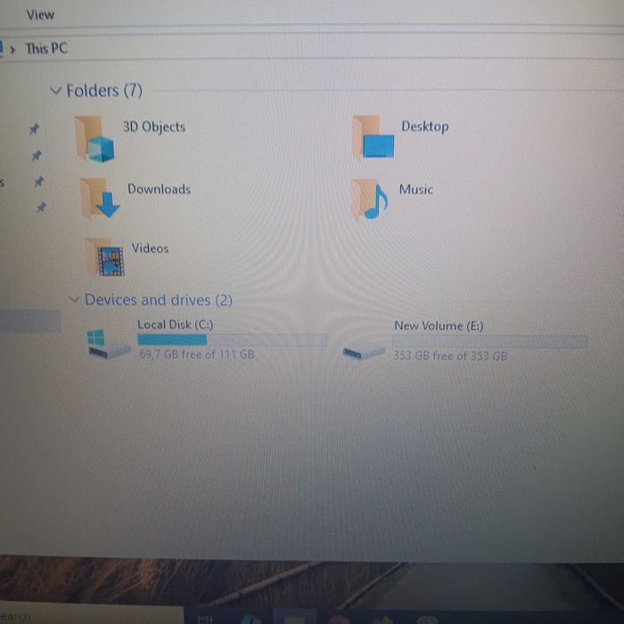 Лаптоп Asus във перфектно състояние