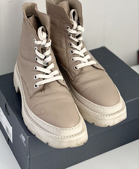 Ботинки и лоуферы