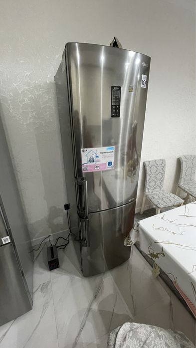 Продается Холодильник LG хорошо работает