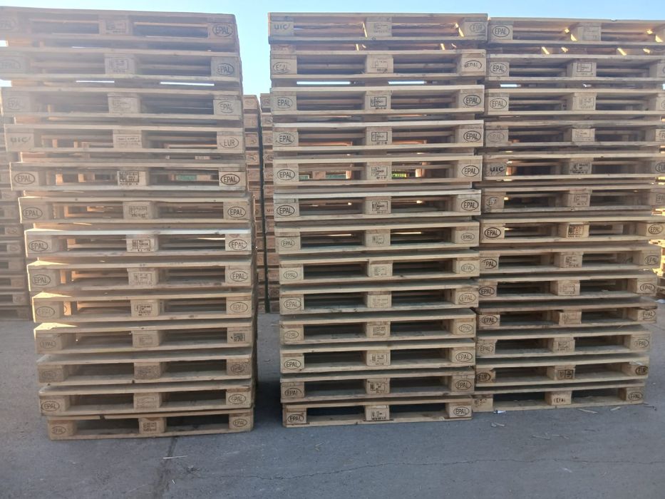 Vindem paleti din lemn