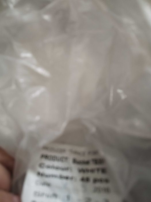 Нови празни опаковки за разливане на бои, метални и пластмасови