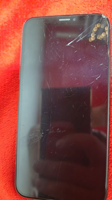 Продам Айфон XS на 64ГБ