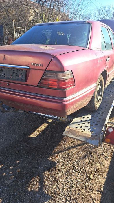 Мерцедес 124 на части