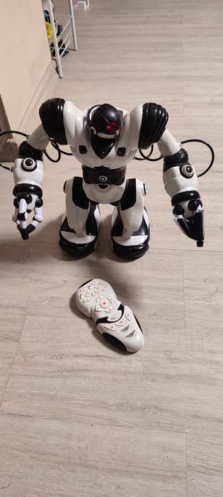 Робот Wow wee с дистанционно