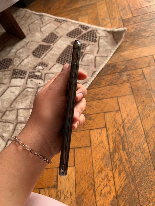 iPhone XS 64gb Много запазен