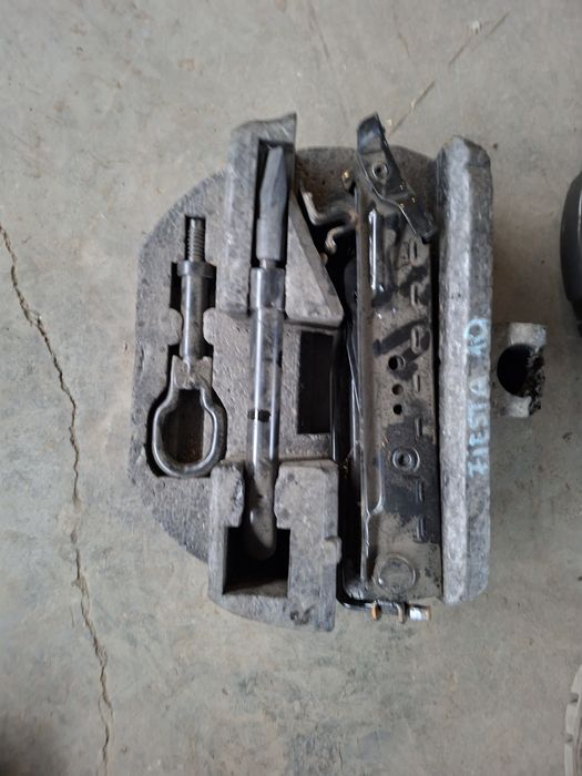 Chit cric ford mercedes fiat skoda renault