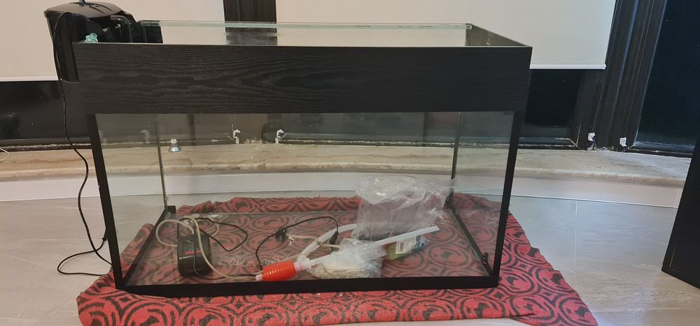 Vand acvariu 250l cu accesorii
