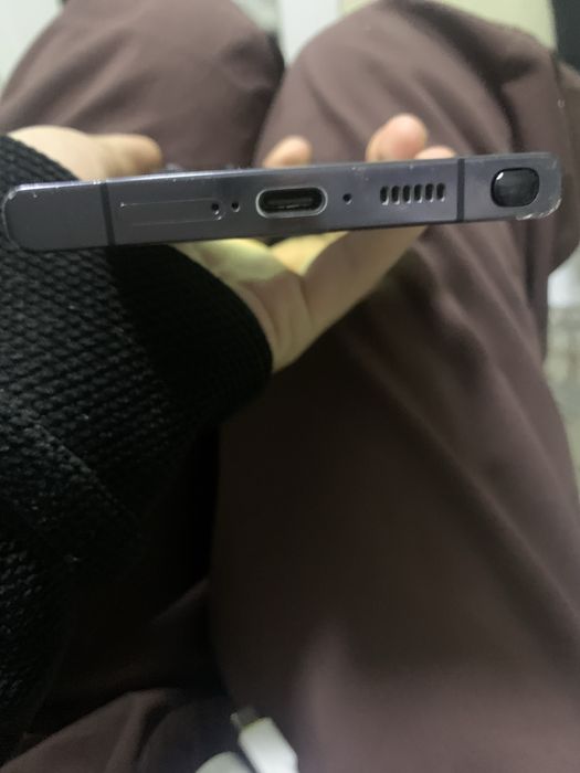 Продам s23 ultra разбитом дисплее