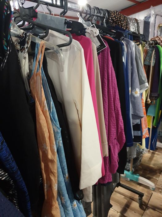 Haine noi cu eticheta  pret/kg