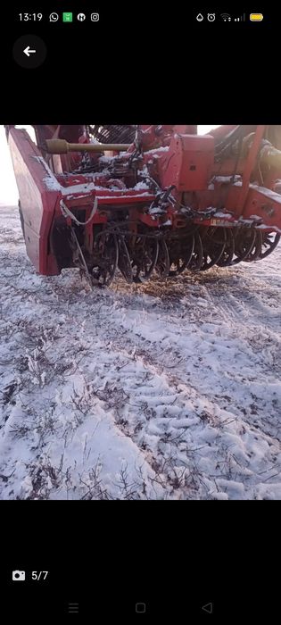 Свеклоуборчный комбайн