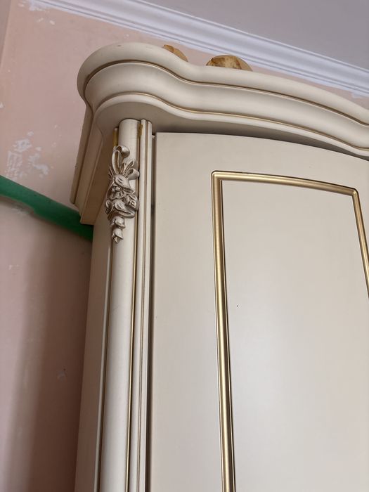 Шкаф 6 дверный  добротный