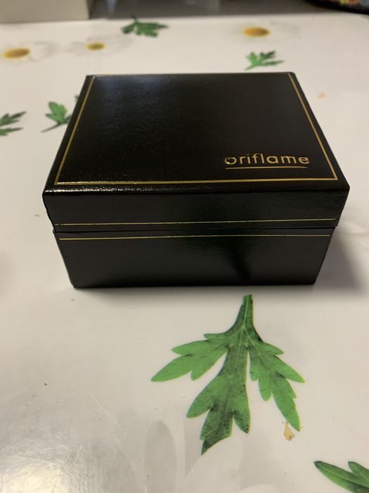 Позолоченные часы с кристалами Swarovski