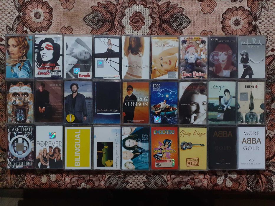 Casete audio cu muzică disco, pop, tehno, rock, jazz, rytm & blues