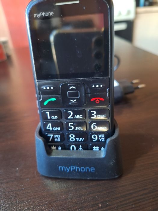 Идеален телефон с големи копчета и букви