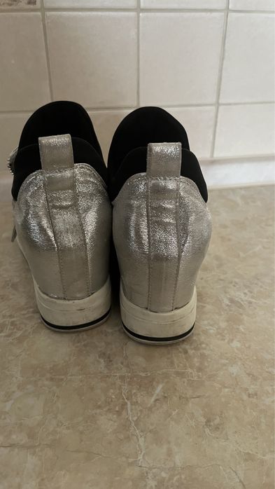 На платформе 37р