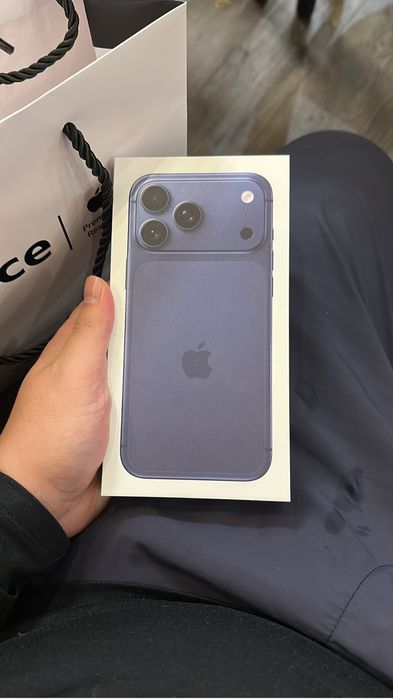 iPhone 17 promax 256gb deep blue model