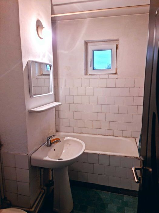 Vând apartament 3 camere decomandat, Ultracentral, Târgu Jiu
