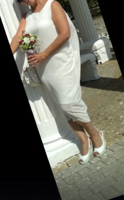 Платье белое,роскошное