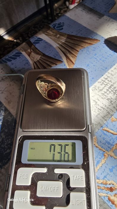 Златен мъжки пръстен с рубин