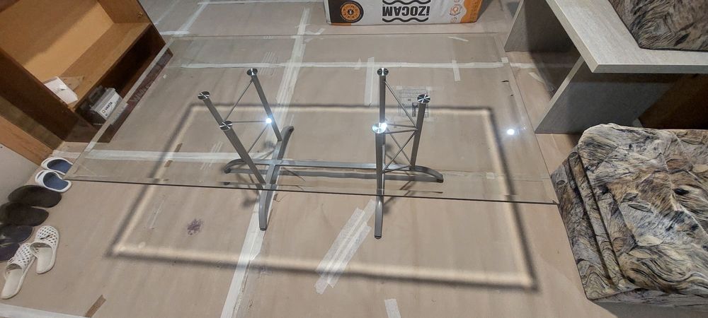 Стъклена холна маса