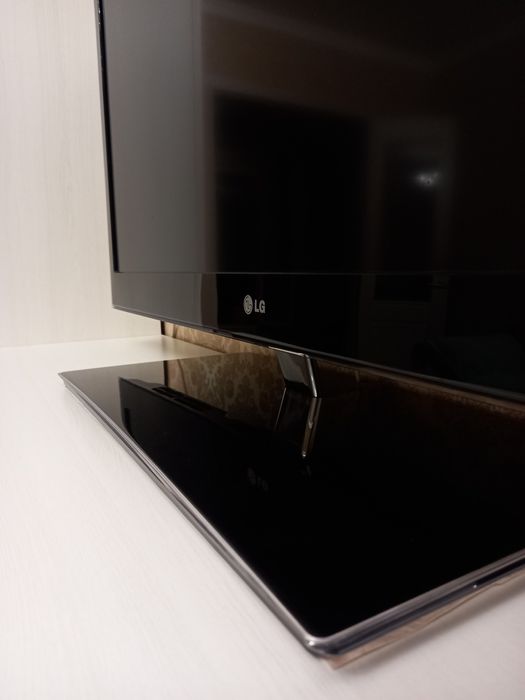 Продаю телевизор LG Life's Good