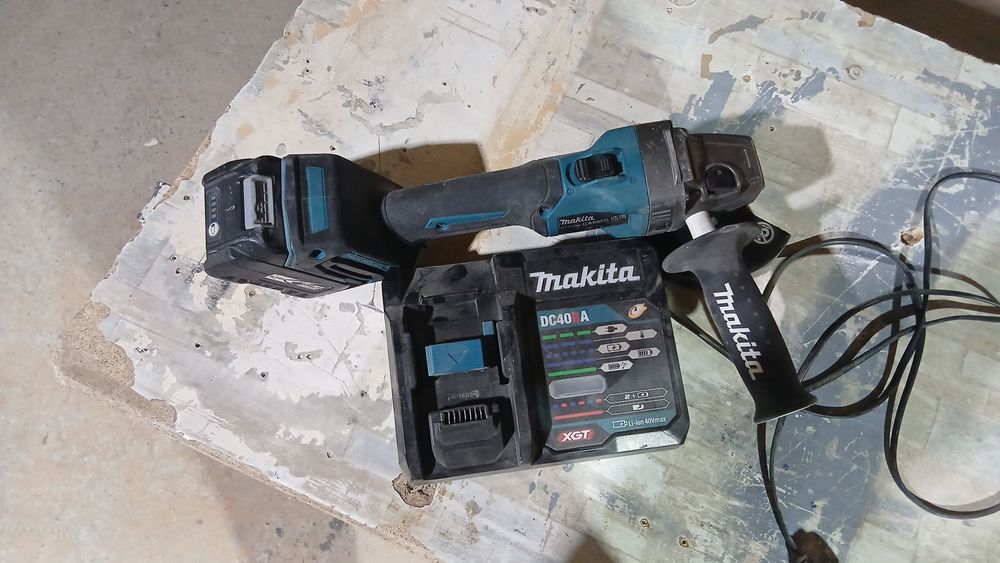 Makita orginal ga005g 40v
