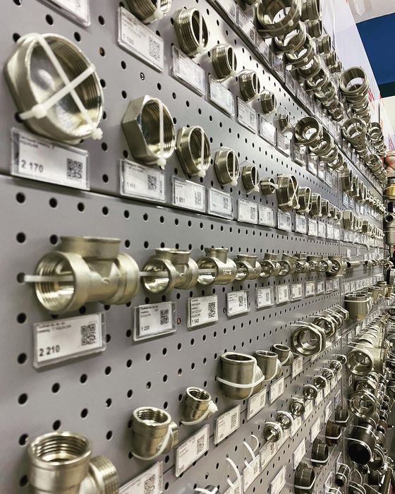 Краны латунные и фитинги.